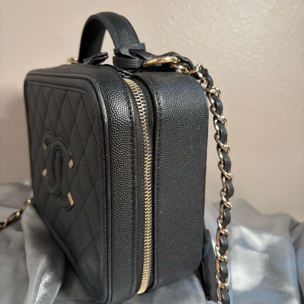 Chanel Filigree Vanity Case Quilted Caviar Medium - Picture 4 of 8